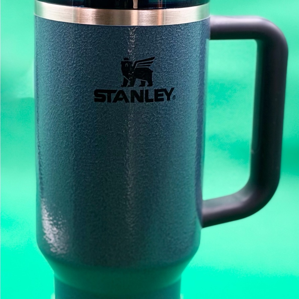 Stanley Cup 40 oz Quencher Hammertone Lake Blue Insulated Mug, New